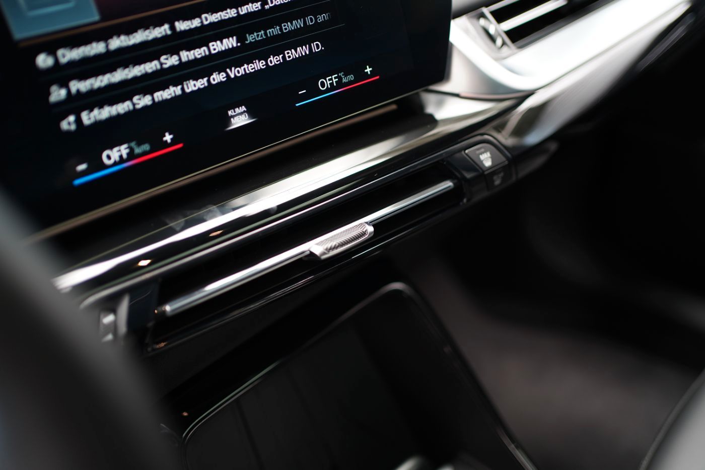 Fahrzeugabbildung BMW 223iA Active Tourer M Sport Glasdach+AHK+Head Up