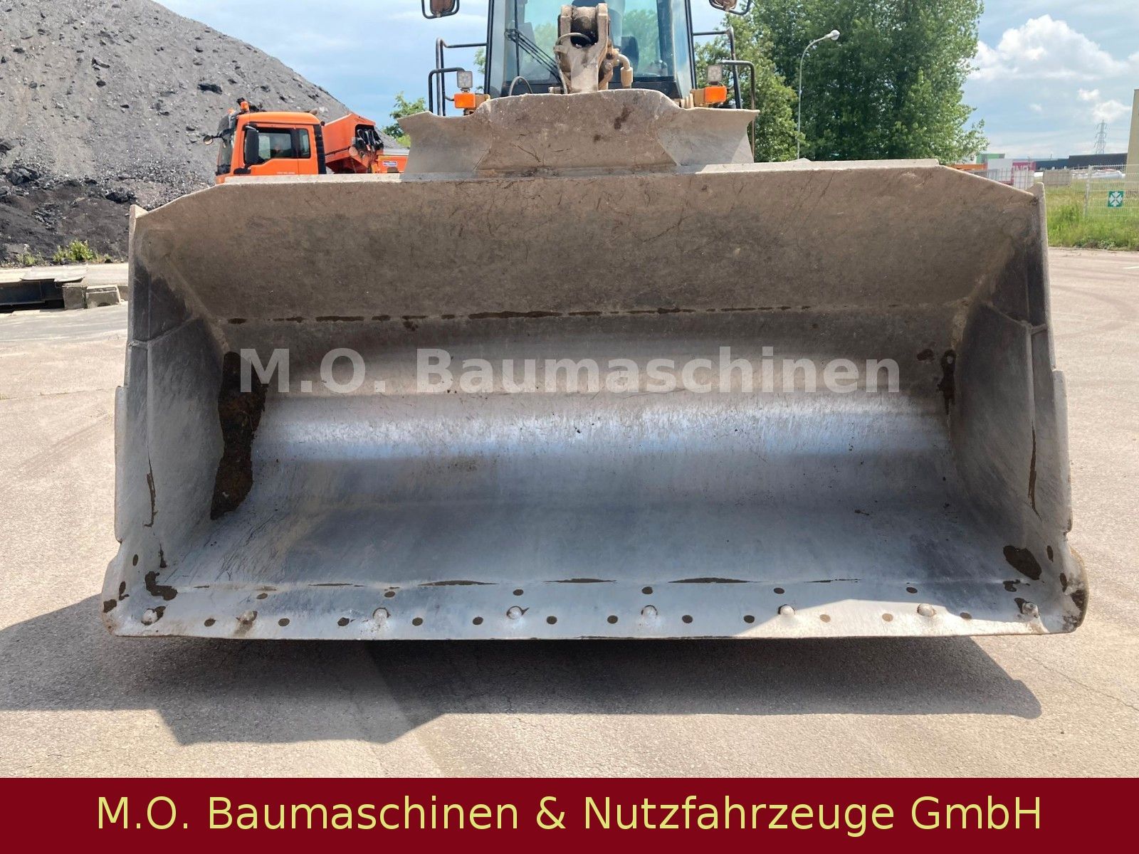 Fahrzeugabbildung CAT 966 G / AC / ZSA / Waage / Half Steering