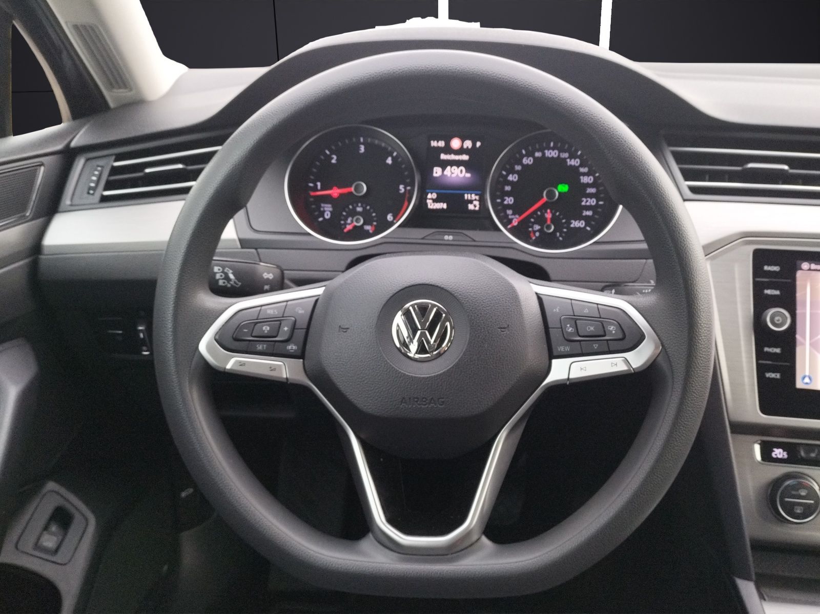 Fahrzeugabbildung Volkswagen Passat Variant TDI DSG LED ACC SH WeConnect Navi