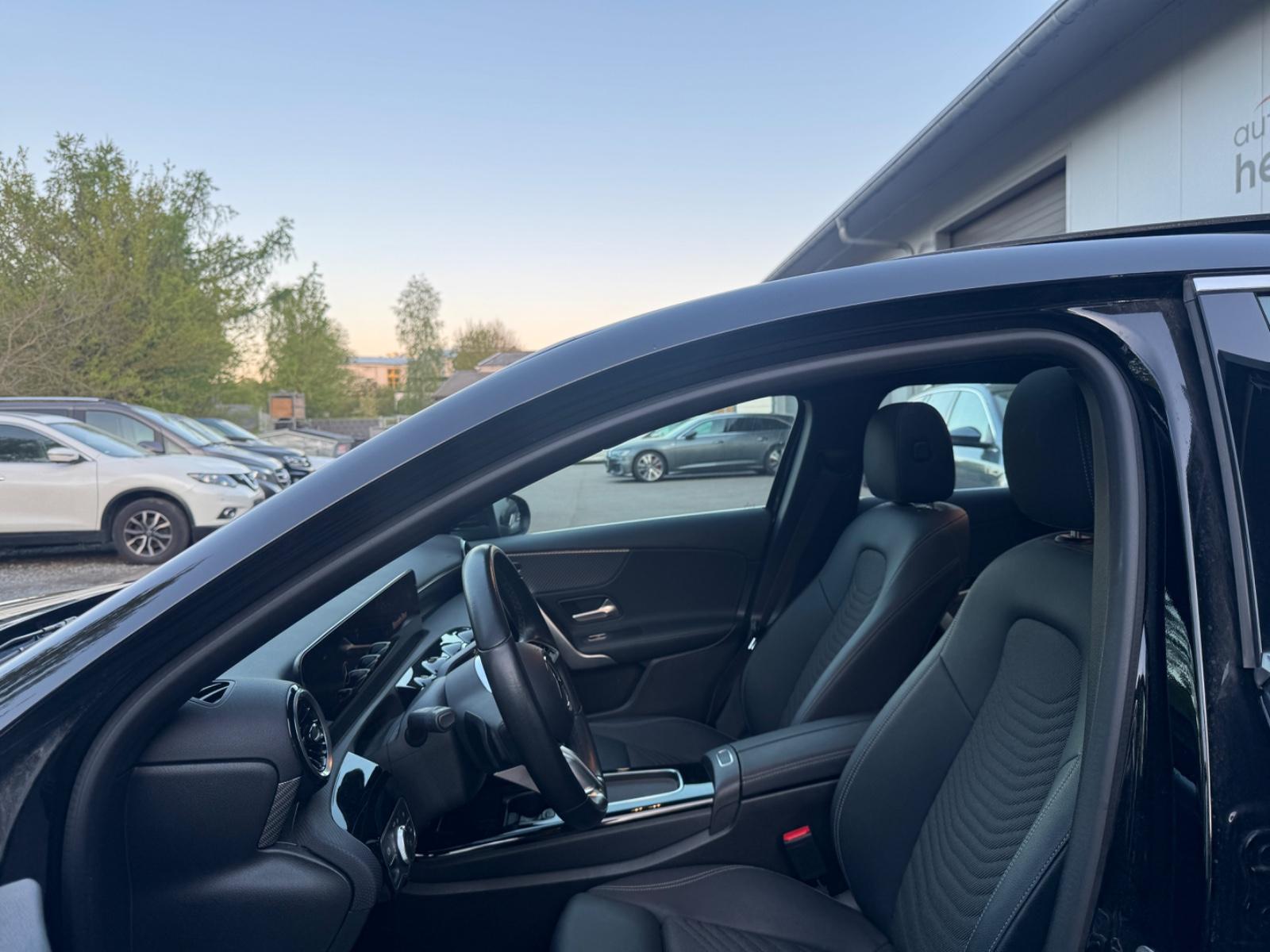 Mercedes-Benz A 180 d Automatik, Pano