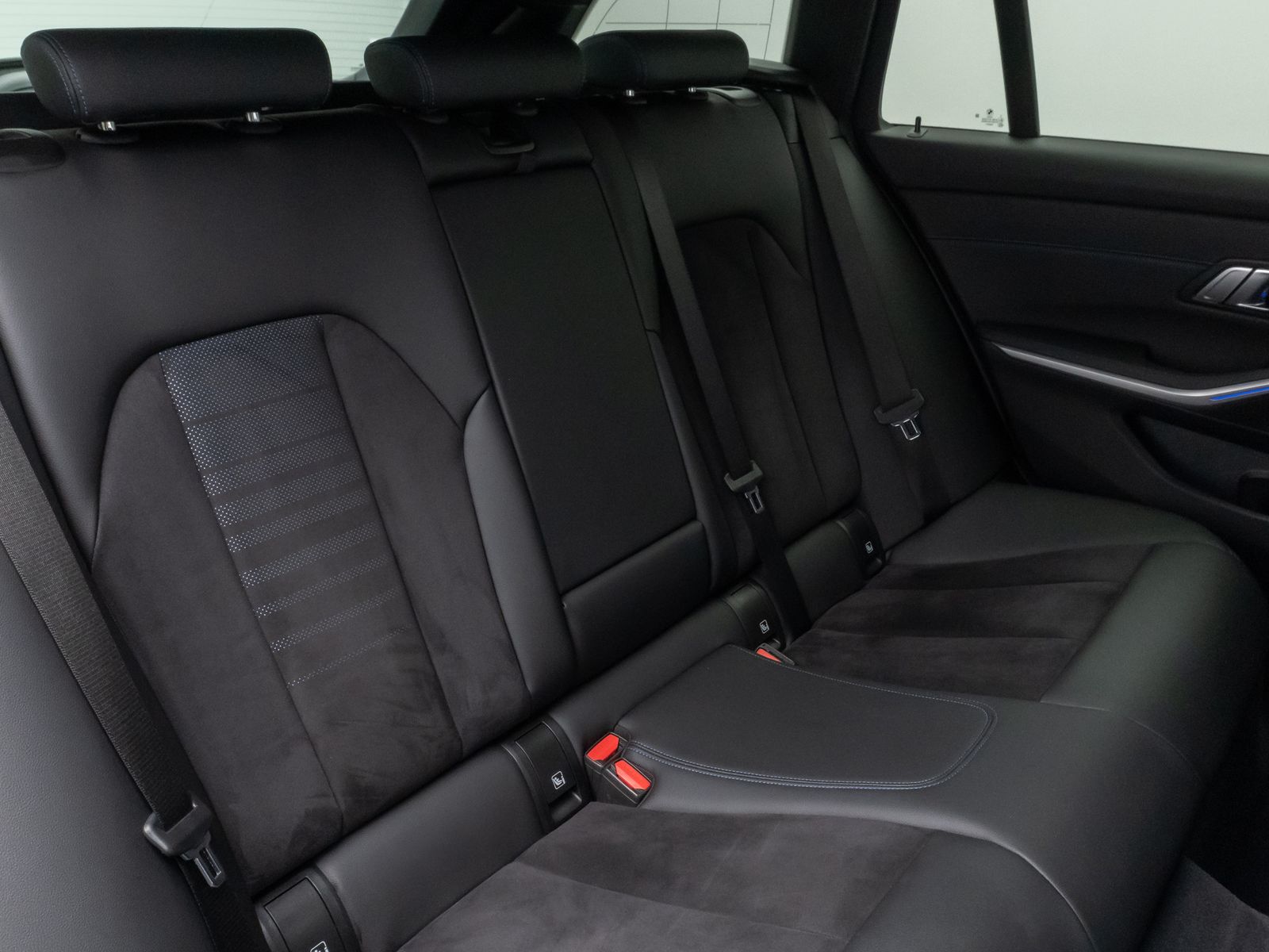 Fahrzeugabbildung BMW 320d M Sport Laser Kamera DAB Komfort 19Zoll