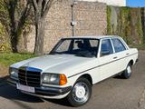 Mercedes-Benz 200/W123/60TKM/Autom/Tüv Neu/Tausch Inz möglich - Mercedes-Benz 200: W123