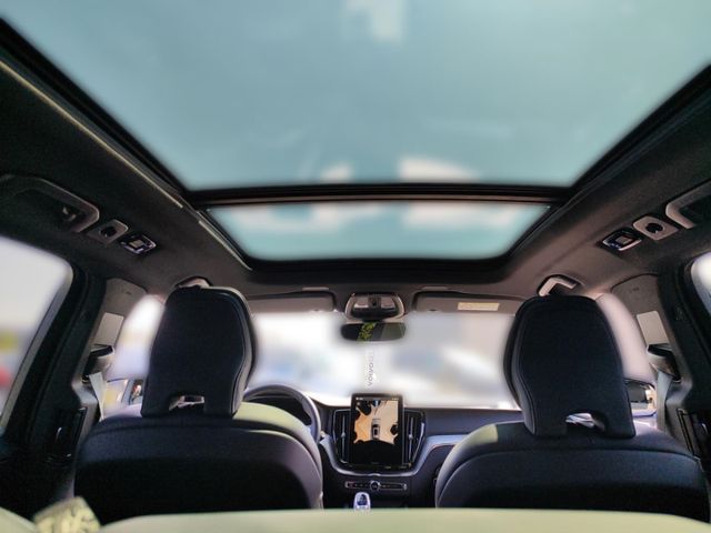 VOLVO XC 60 (Bild 28 von Array)