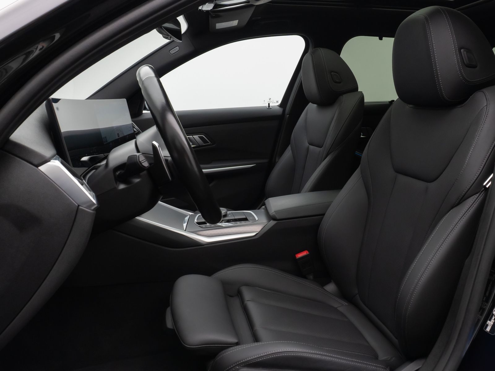 Fahrzeugabbildung BMW 318d M Sport Panorama Kamera HUD DAB HiFi AHK