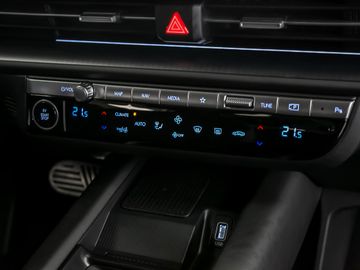Hyundai Ioniq 6 Uniq HUD Navi Digi-Cockpit 360° Kamera