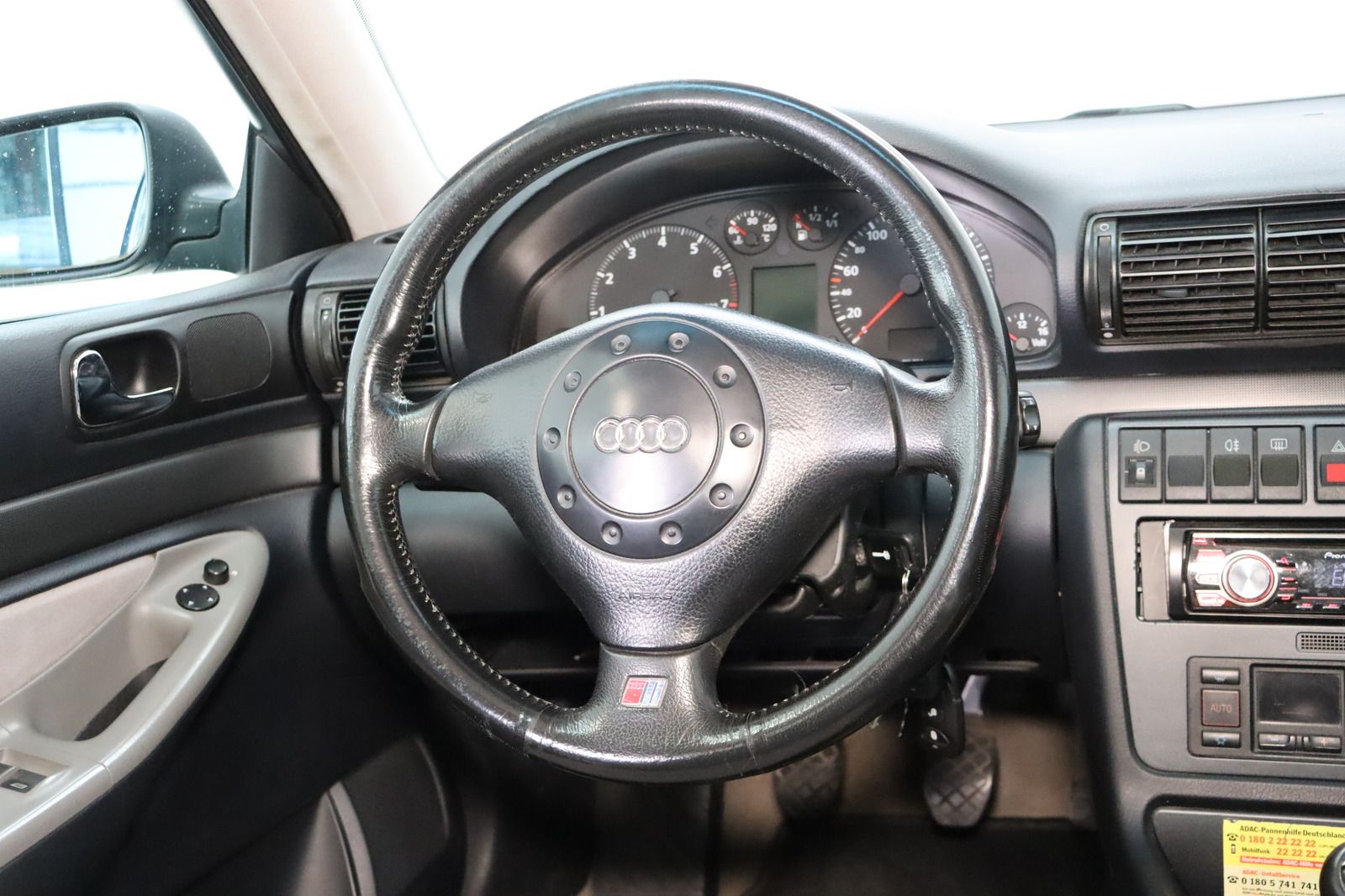 Fahrzeugabbildung Audi A4 1.6 * Flüssiggas * HU 01.2028 * s-line