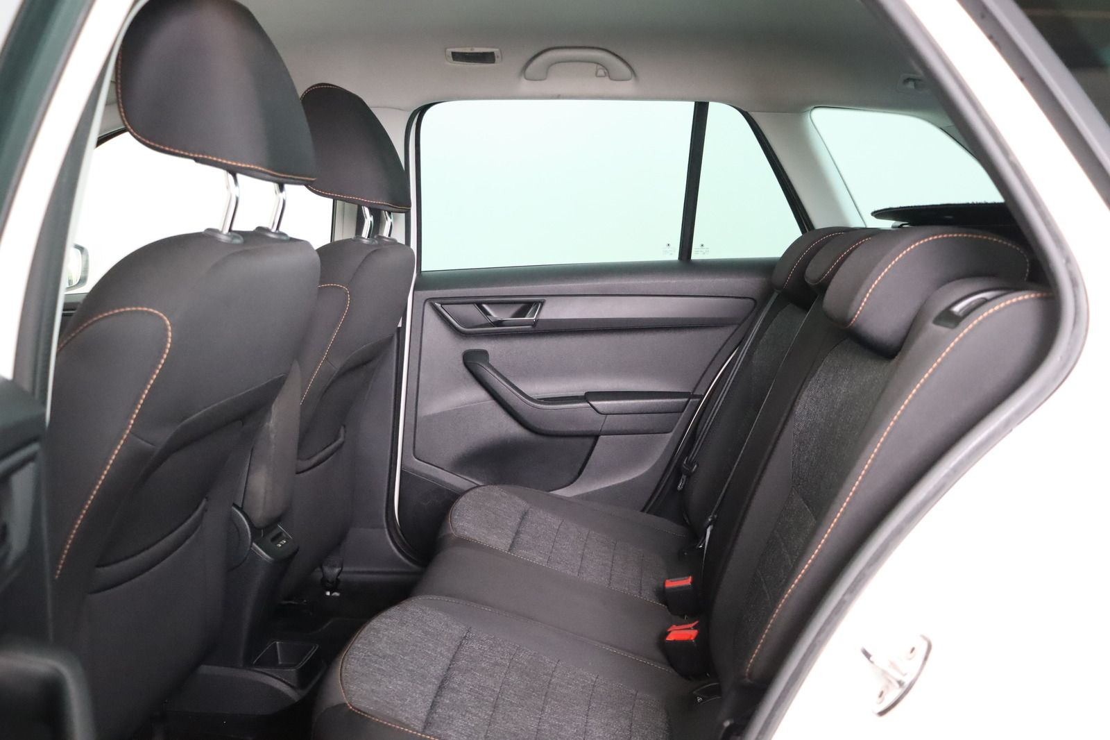 Fahrzeugabbildung SKODA Fabia 1.0 Combi Automatik * LED * Navigation Cle
