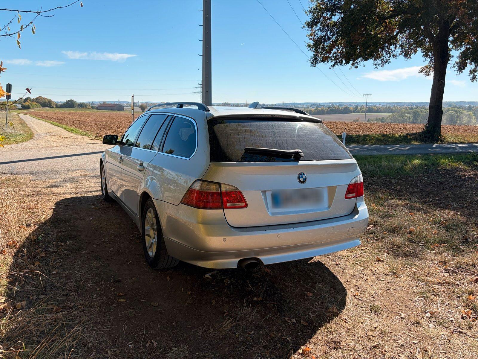 BMW 520 2006 — rear view