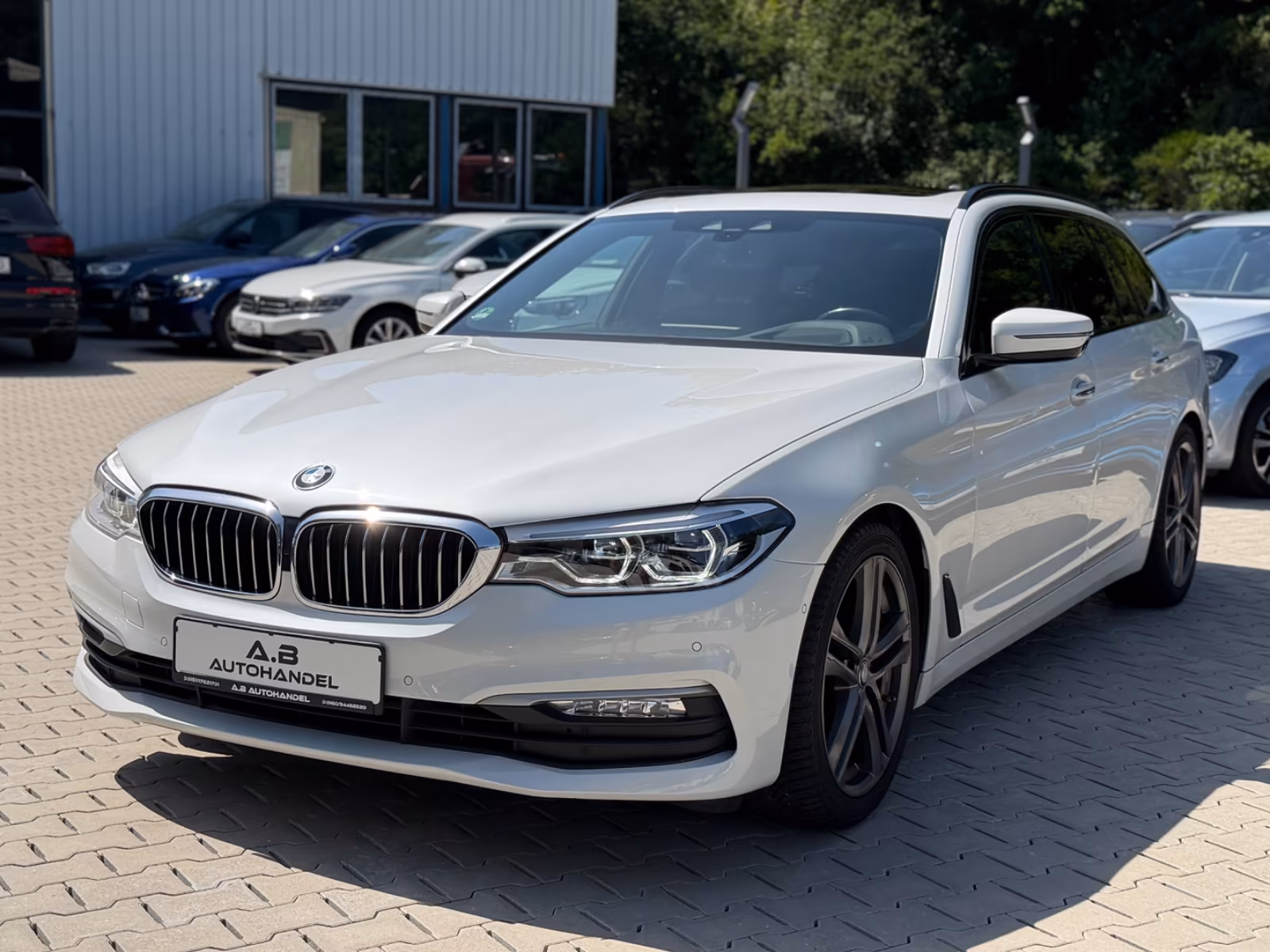 BMW 5 Touring 520 i/PANO/HeadUp/LED/LUFT/RCAM