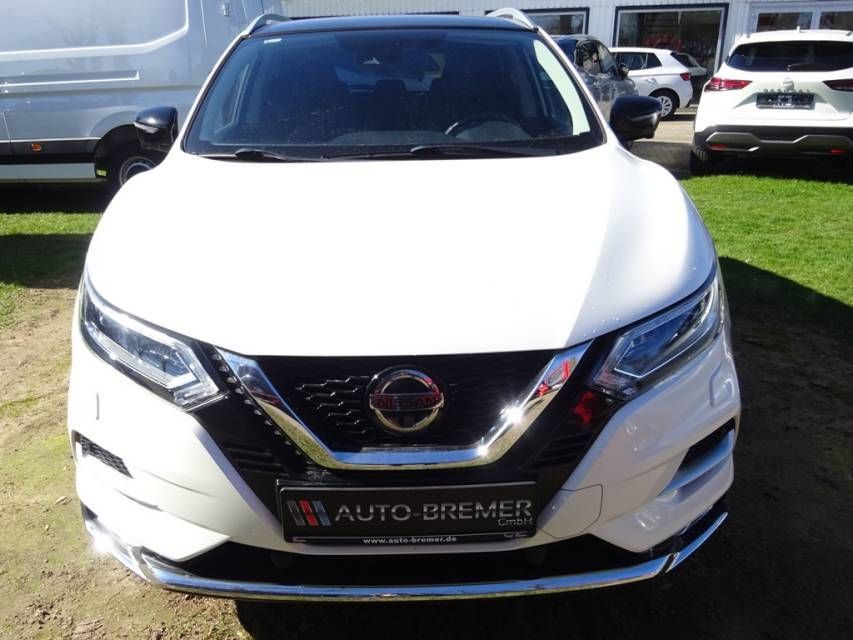 Fahrzeugabbildung Nissan Qashqai 1.3 DIG-T Tekna AHK beh. Frontscheibe LE
