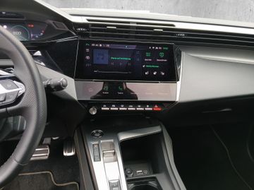Peugeot 308 GT 1.5 BlueHDi 130 +Kam.+Navi+360+SHZ+ACC