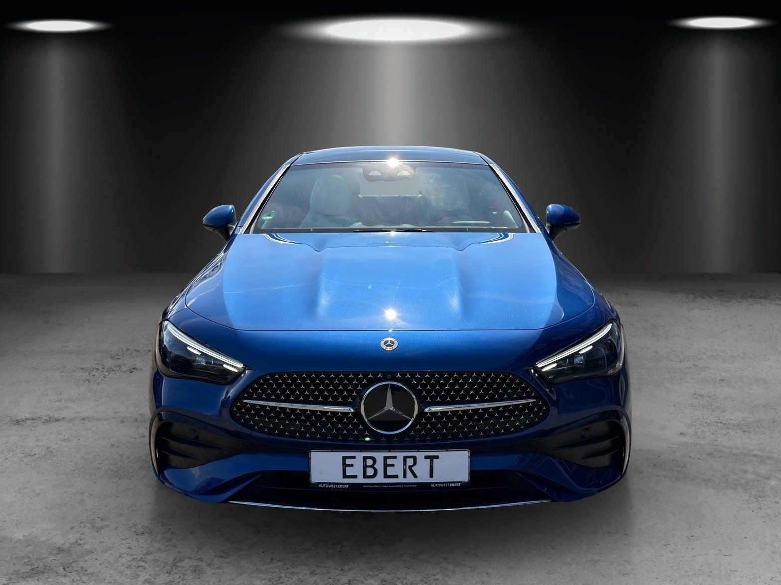 Fahrzeugabbildung Mercedes-Benz CLE450 AMG Prem+ DISTRO Massage HAL Carbon NAPPA