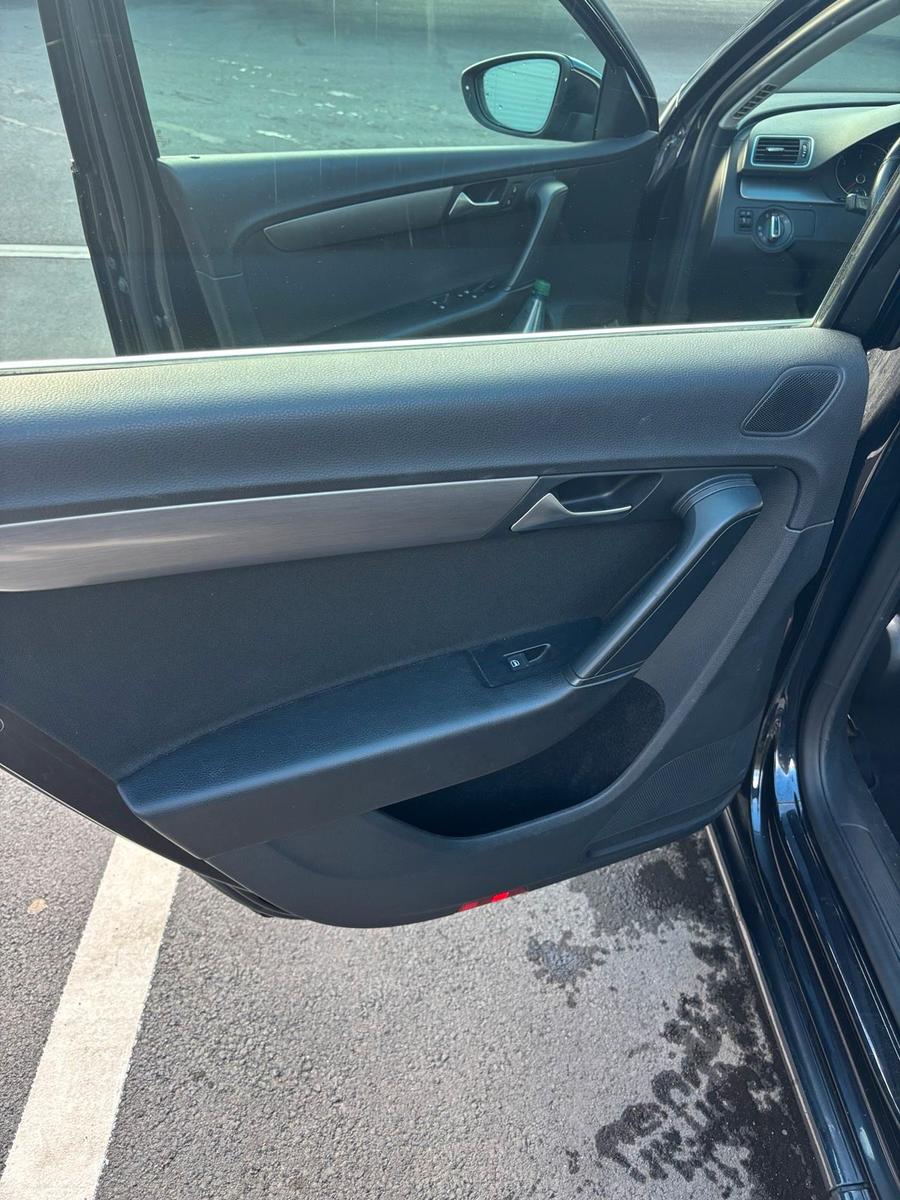 Volkswagen Passat 2013 — photo 14