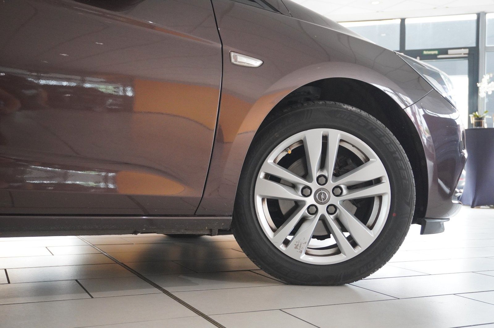 Fahrzeugabbildung Opel Astra K ST 1.4T ON NAVI/LED/KAMERA/SHZ/SPORT/PDC