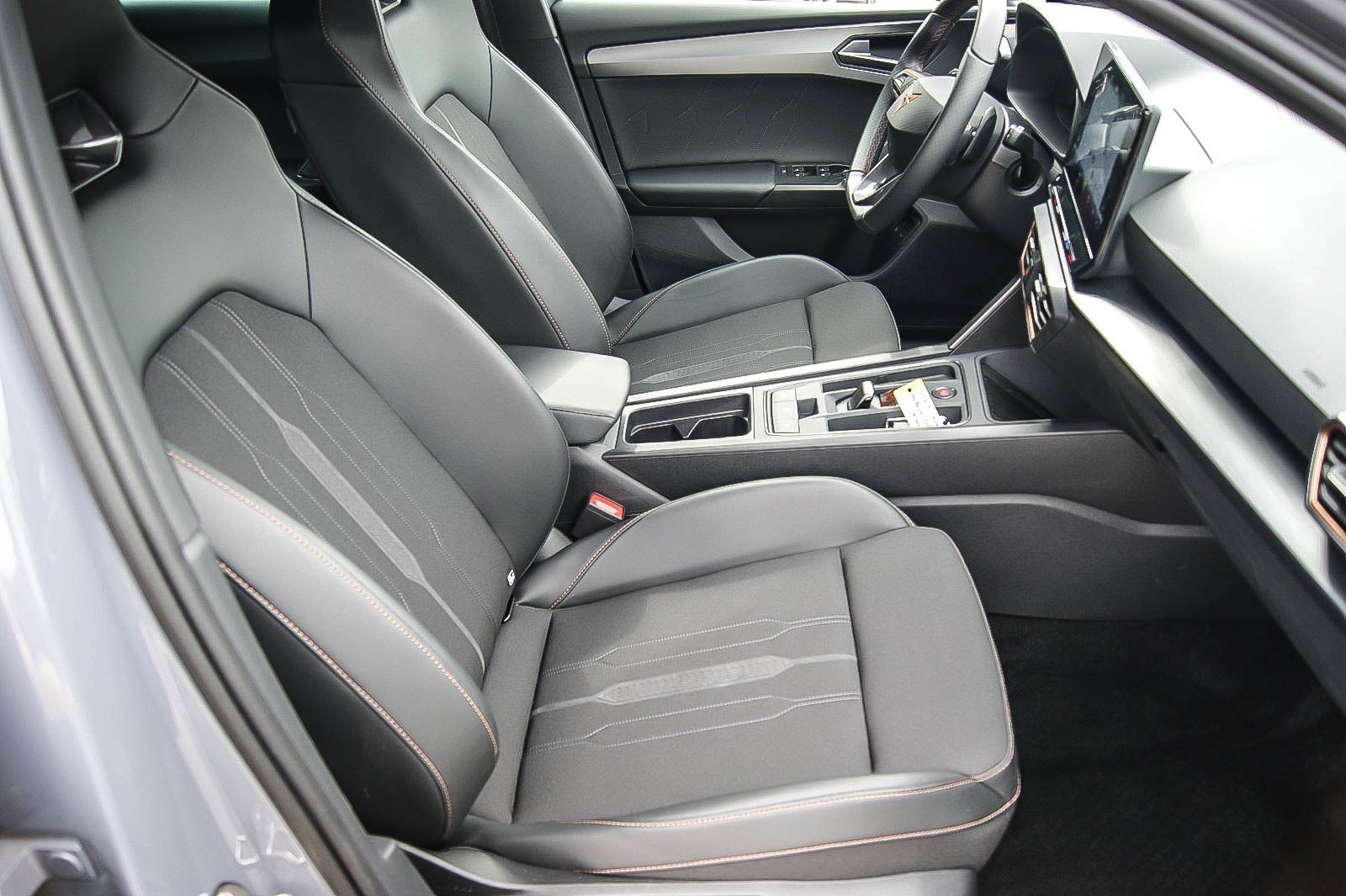 Fahrzeugabbildung CUPRA Leon Sportstourer e-HYBRID VIRTUAL ACC XL 1HAND