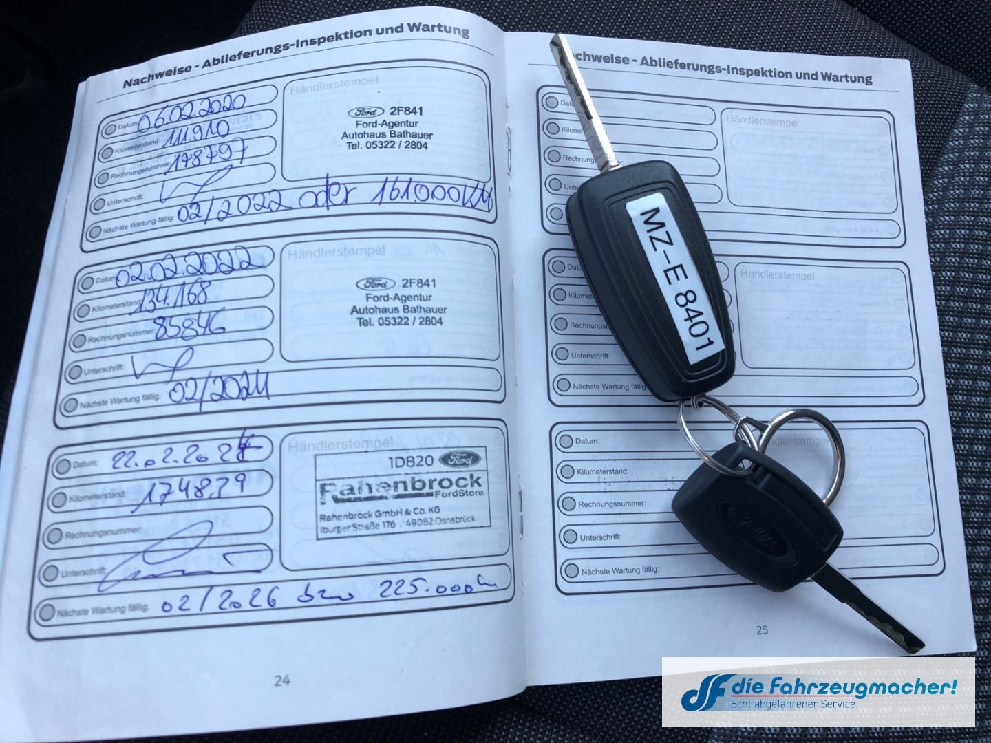 Fahrzeugabbildung Ford Transit Custom Kombi 300 L1 2.2 TDCi *8401 Expor