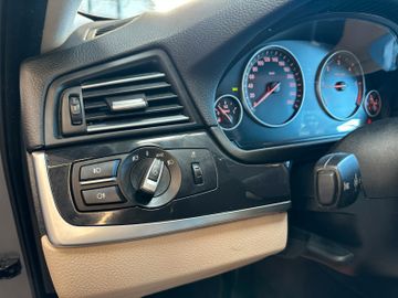 MYAUTOCENTER – Gebraucht- und Jahreswagen mit Werkstattservice in Pfaffenhofen BMW 520 d *BiXenon*Leder Dakota*Navi*PDC