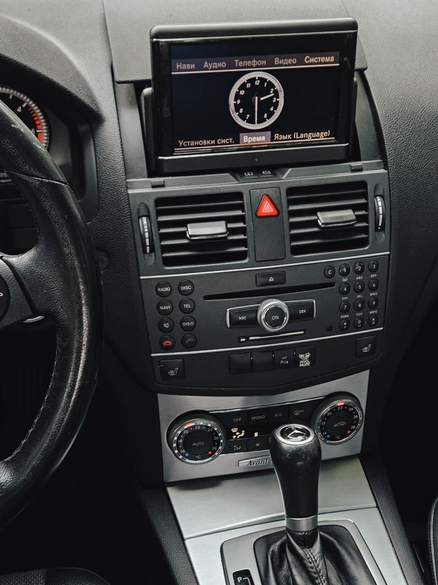 Mercedes-Benz C250 2010 — photo 8