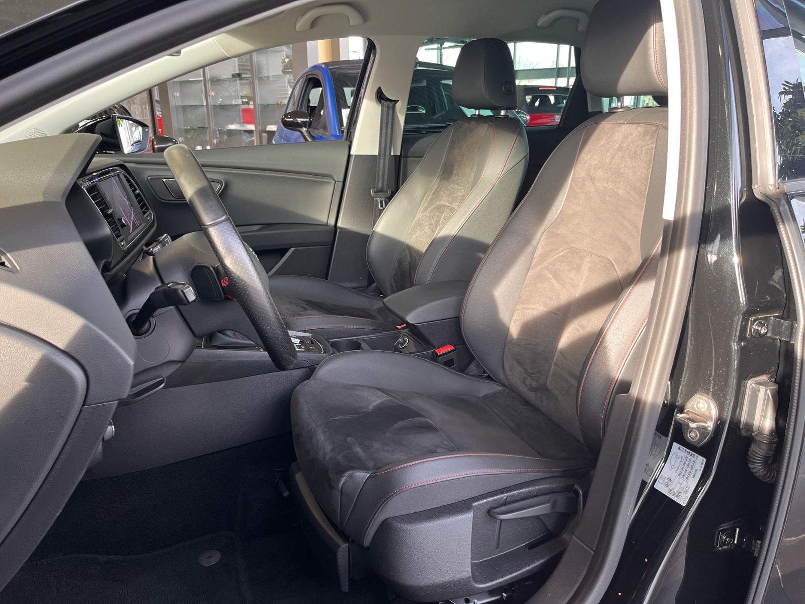 Fahrzeugabbildung SEAT Leon ST FR Black Matt Edition LED NAVI ALU