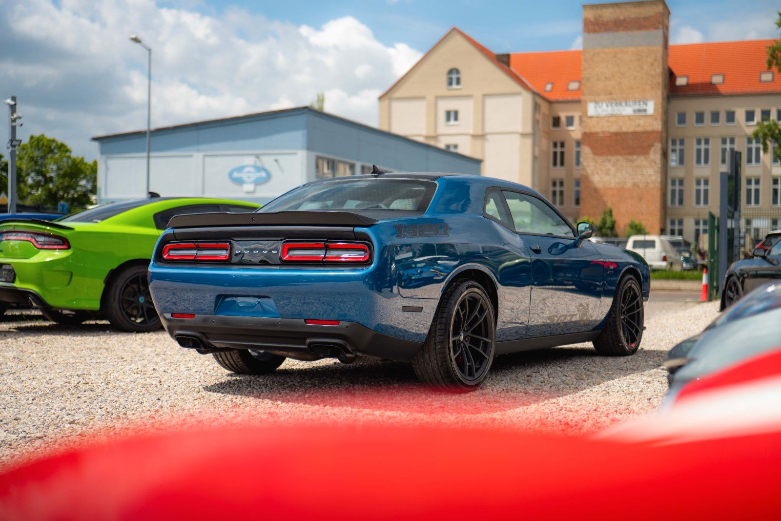 Fahrzeugabbildung Dodge Challenger 6.4 V8 SRT 392 R/T 1320 SCAT PACK