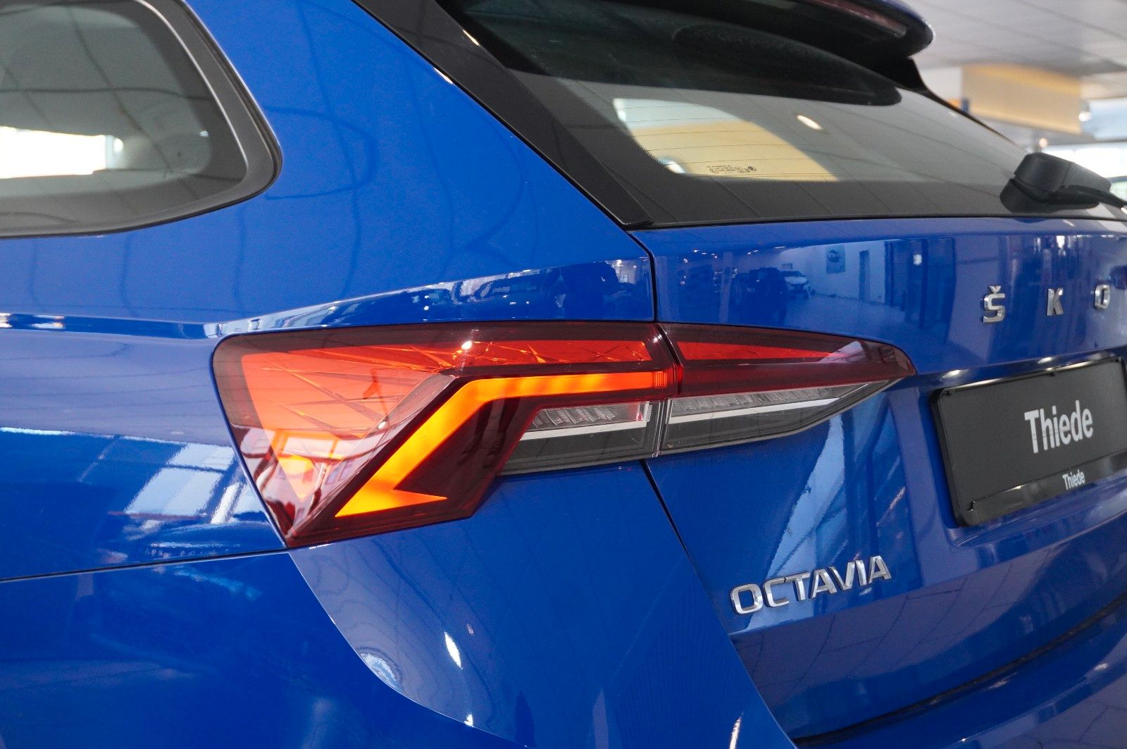 Fahrzeugabbildung SKODA Octavia Combi 2.0 TDI AMBITION DSG NAVI/LED/DAB+