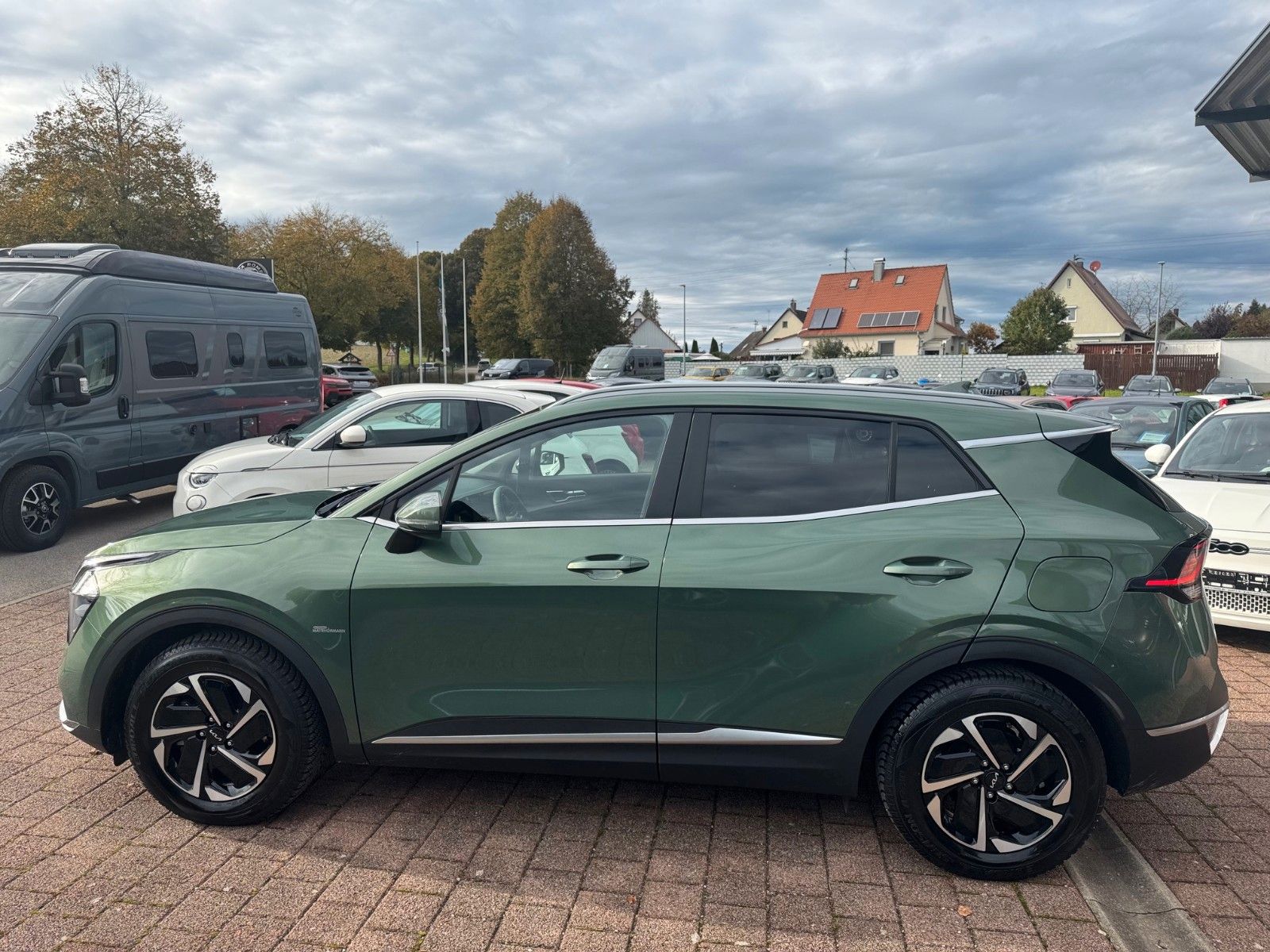 Fahrzeugabbildung Kia SPORTAGE 1.6T  2WD  VISION KOM. AUT. NAVI KAMERA