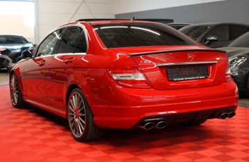 Mercedes C 63 AMG - 12