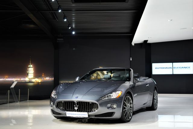 Maserati GranCabrio Sport**LEDER*BOSE*20"LM*SKYHOOK*NAVI