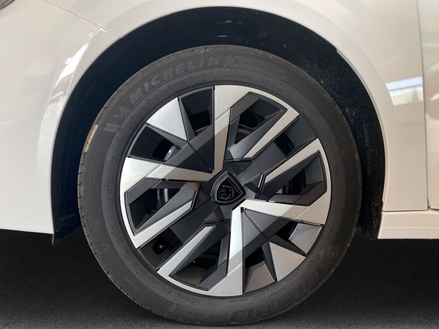 Fahrzeugabbildung Peugeot 208 Style 1.2 PureTech 75 EU6e