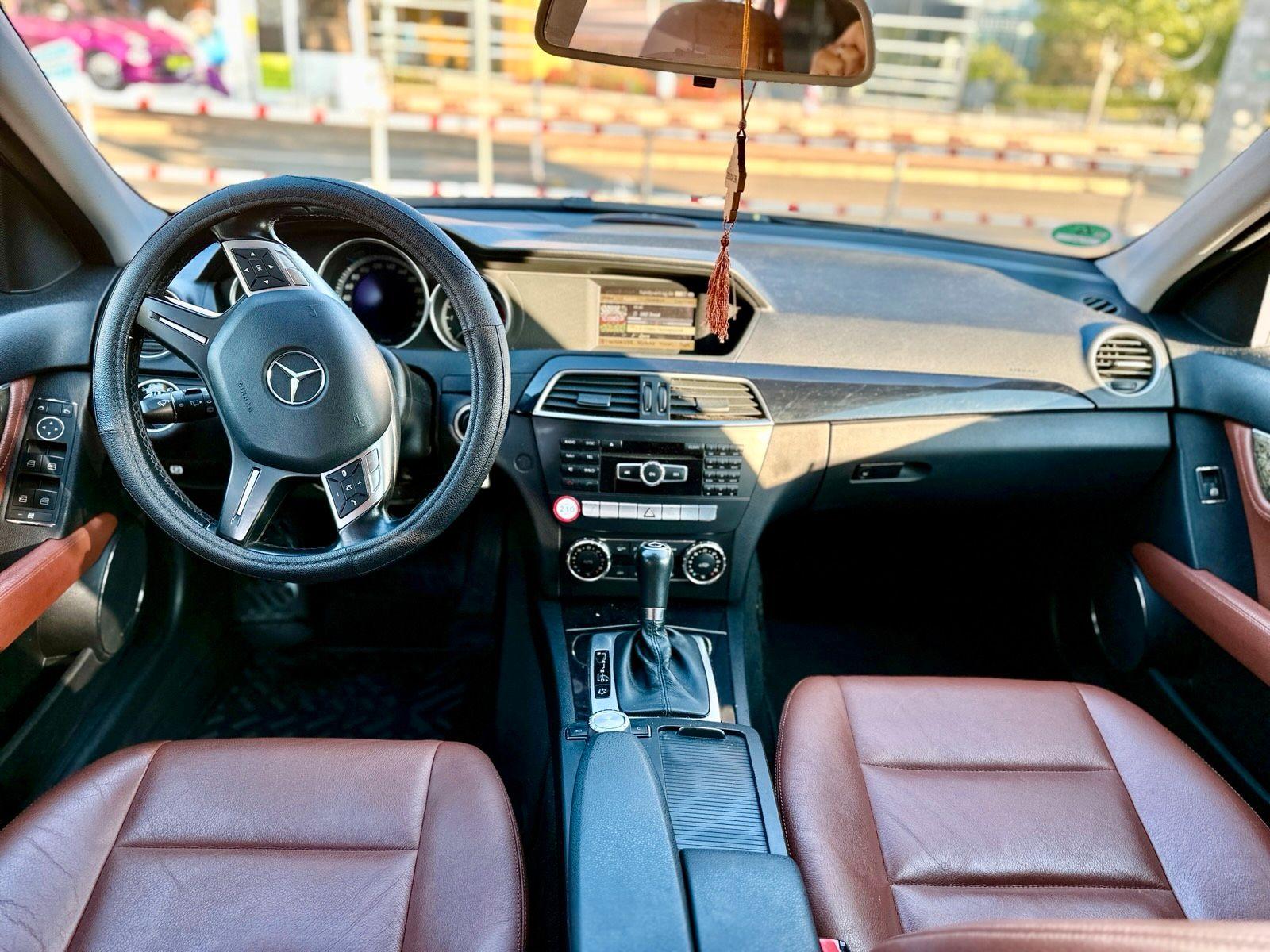Mercedes-Benz C220 2012 — photo 8