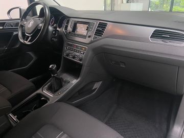 Volkswagen Golf - 11
