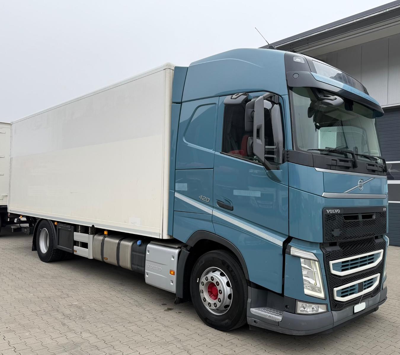 Volvo FH 420 4x2R,E6,doppelisolierter Koffer,1. Hand