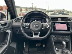 Fahrzeugabbildung Volkswagen Tiguan 2.0 TDI 4MOTION R-Line Pano AHK Stndhzn