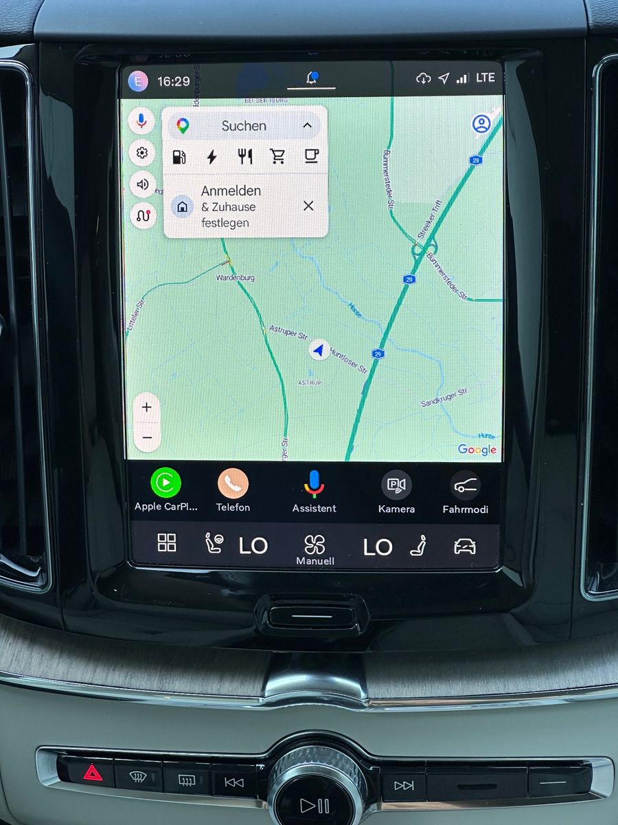 Fahrzeugabbildung Volvo XC60 T6 AWD Recharge Core NAV+LED+PANO+AHK+STHZG