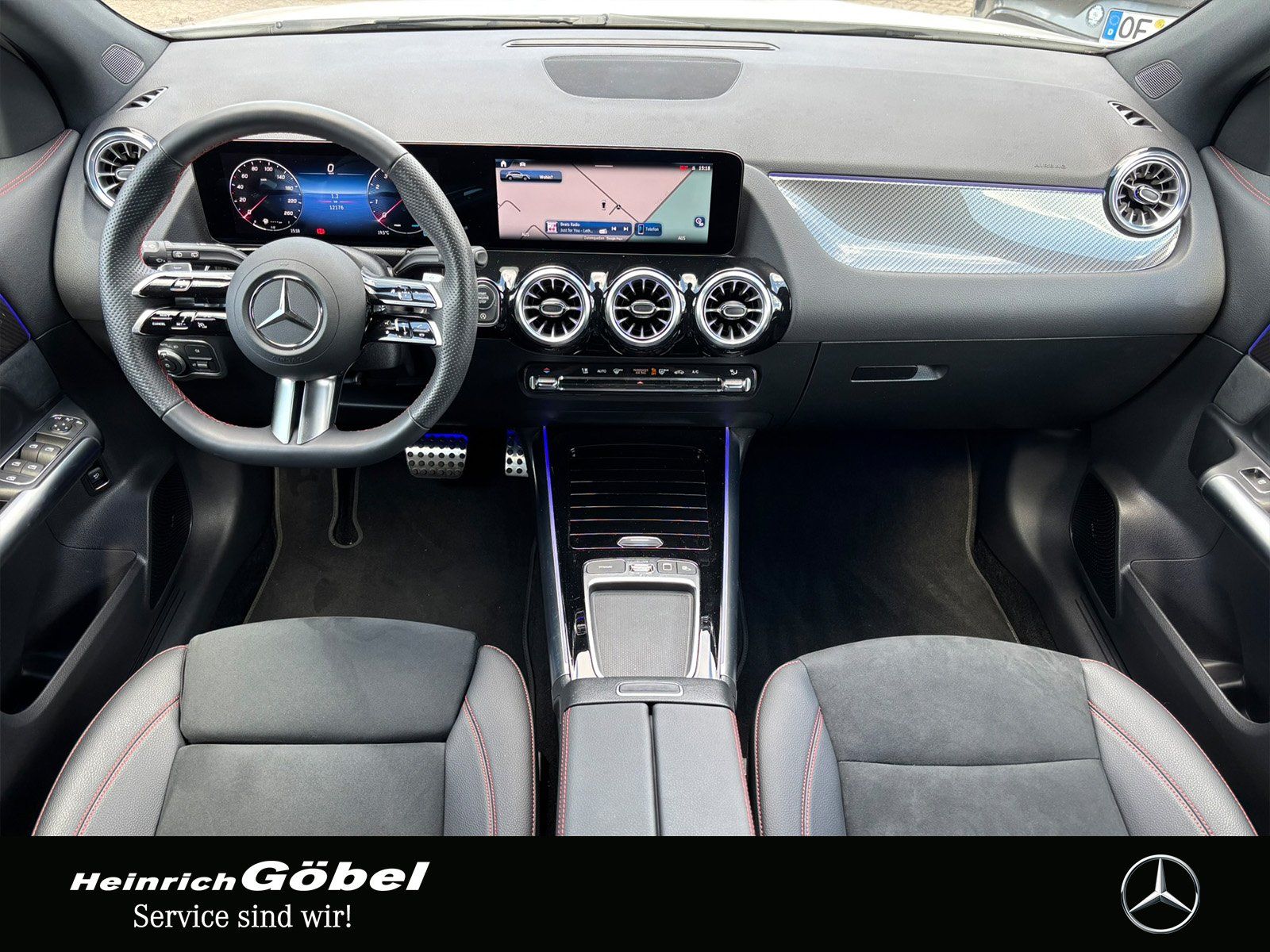 Fahrzeugabbildung Mercedes-Benz GLA 200 AMG*PANO*AHK*APPLE-CARP*360°KA*DISTRONIC
