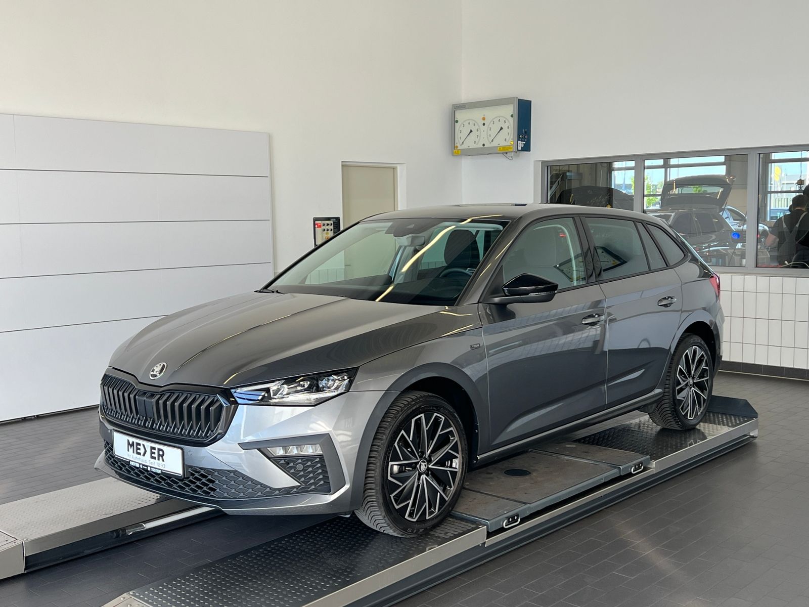 Fahrzeugabbildung SKODA Scala Selection Tour 1.0 TSI *LED, Black pack, K