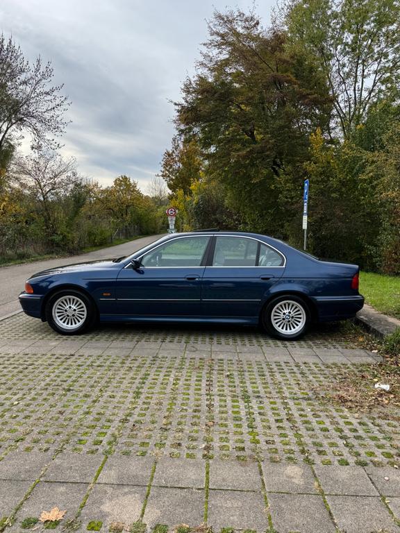 BMW 528