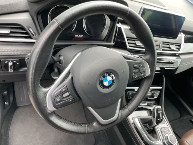 Fahrzeugabbildung BMW 218 Active Tourer i Luxury Line Autom. Navi, Ein
