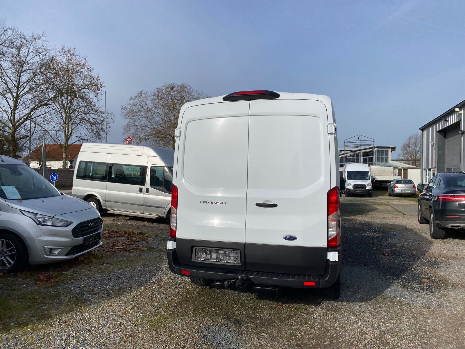 Fahrzeugabbildung Ford Transit Kasten 350 L3H2 Trend,AHK,SHZ,StHZ,SHgep