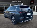 Mitsubishi Outlander 2.4L PHEV Intro Edition +8 J. Garantie - Mitsubishi Outlander mit Hybrid-Antrieb: mit Klimaautomatik