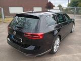 Volkswagen Passat Variant 2.0 TDI R-Line/Matrix/Kamera/ - VW Passat Variant von privat