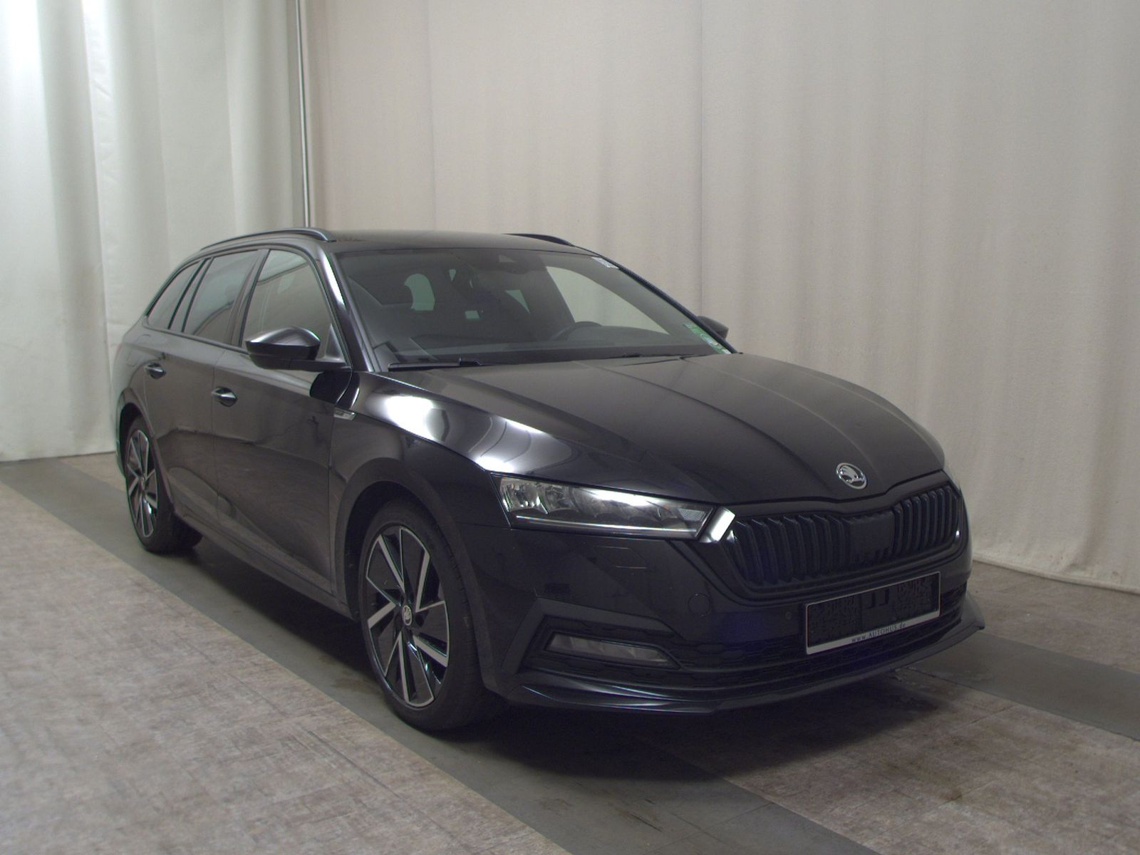 Skoda Octavia Combi 2.0 TDI Sportline Navi LED Virtual imagem 3