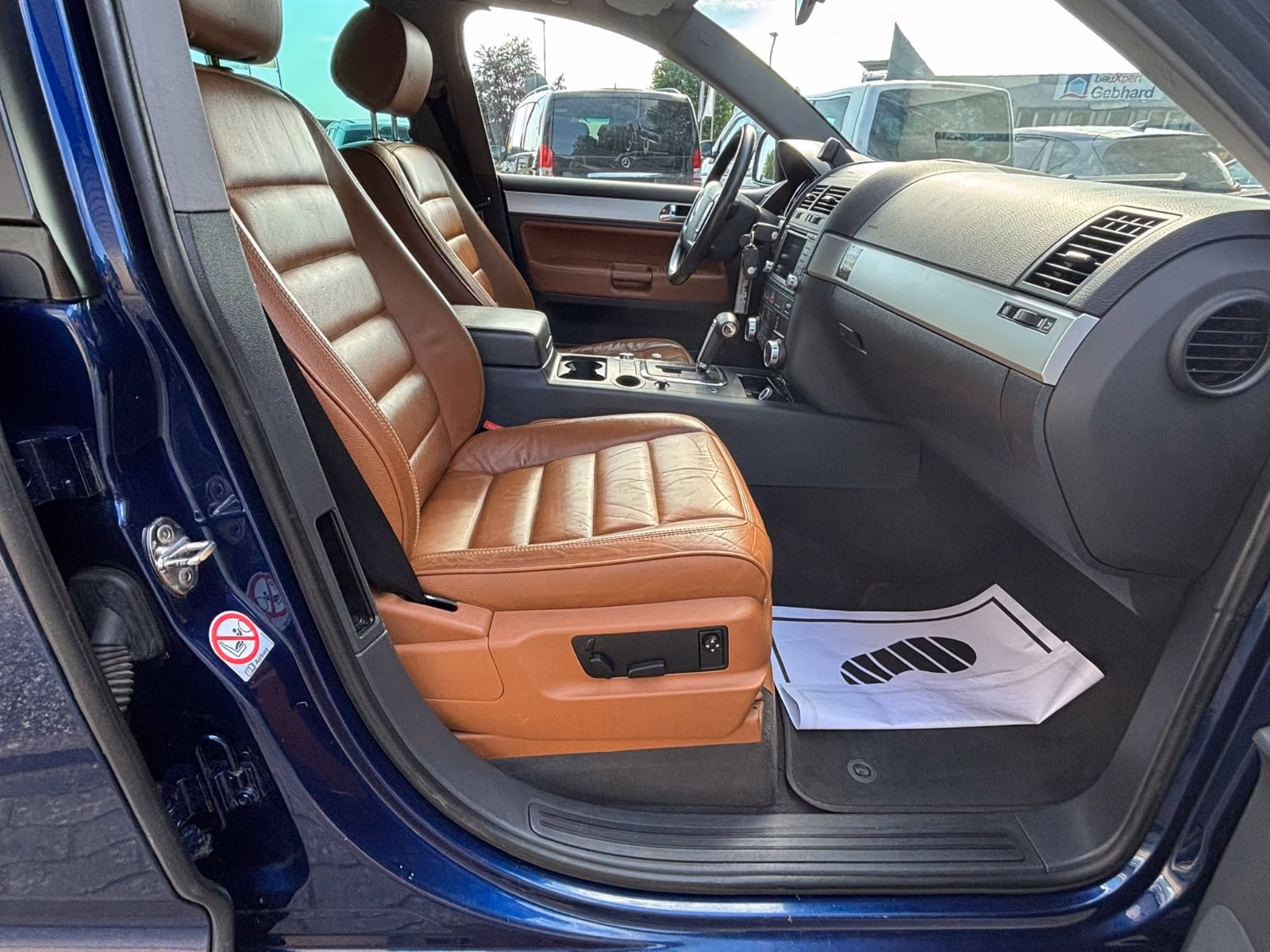 Volkswagen Touareg 2004 — photo 13