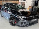 Volkswagen Golf 8 GTI 2.0 TSI Clubsport*DSG*PANO*IQ-LIGHT* - Volkswagen Golf mit Benzin-Antrieb: Schiebedach, Limousine, Klimaanlage, 2.8