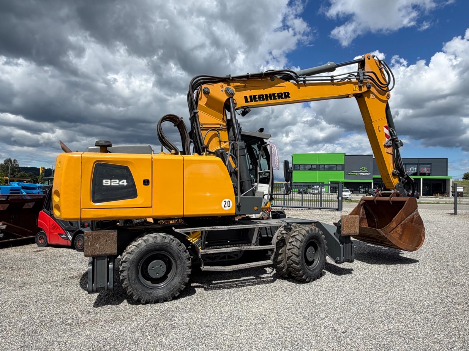 Liebherr A 924
