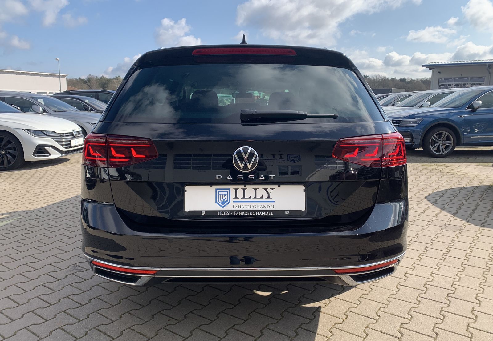 Fahrzeugabbildung Volkswagen Passat Variant 2.0 TDI*Elegance*AHK*Leder*Matrix
