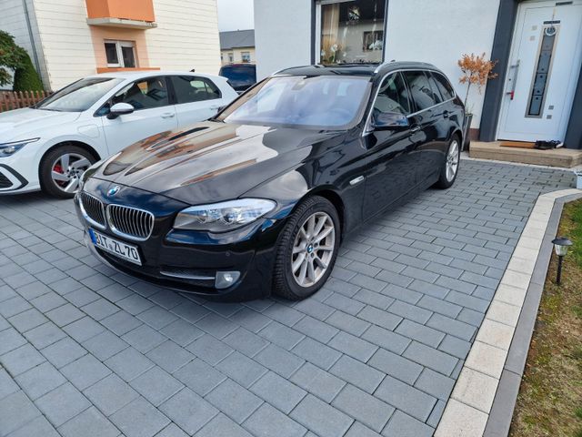 BMW 530 5 Touring 530d xDrive Auto*Leder*Pano*Xenon*