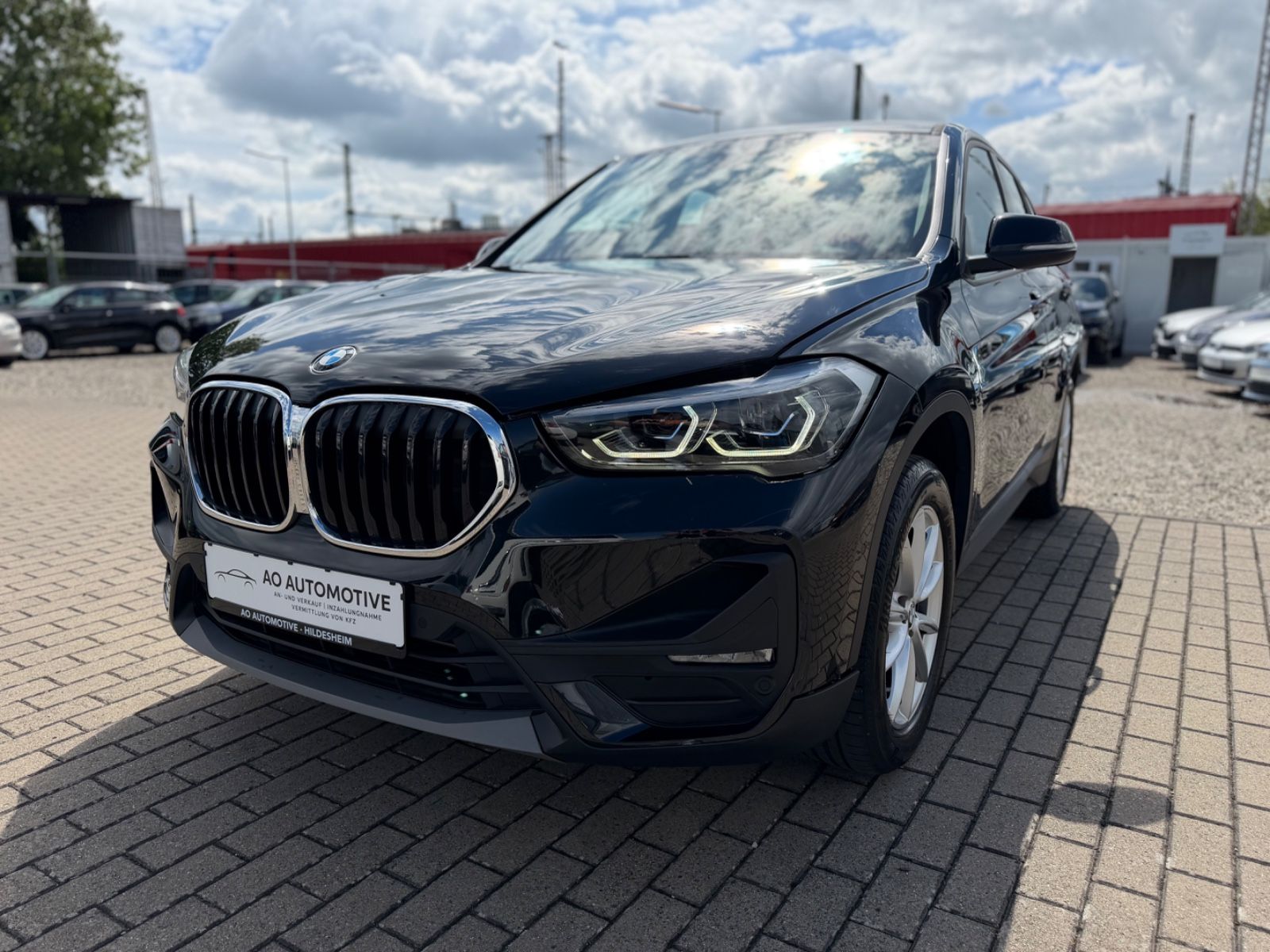 BMW X1 sDrive 18i Advantage *RFK*LED*SHZ*1.HAND*NAVI