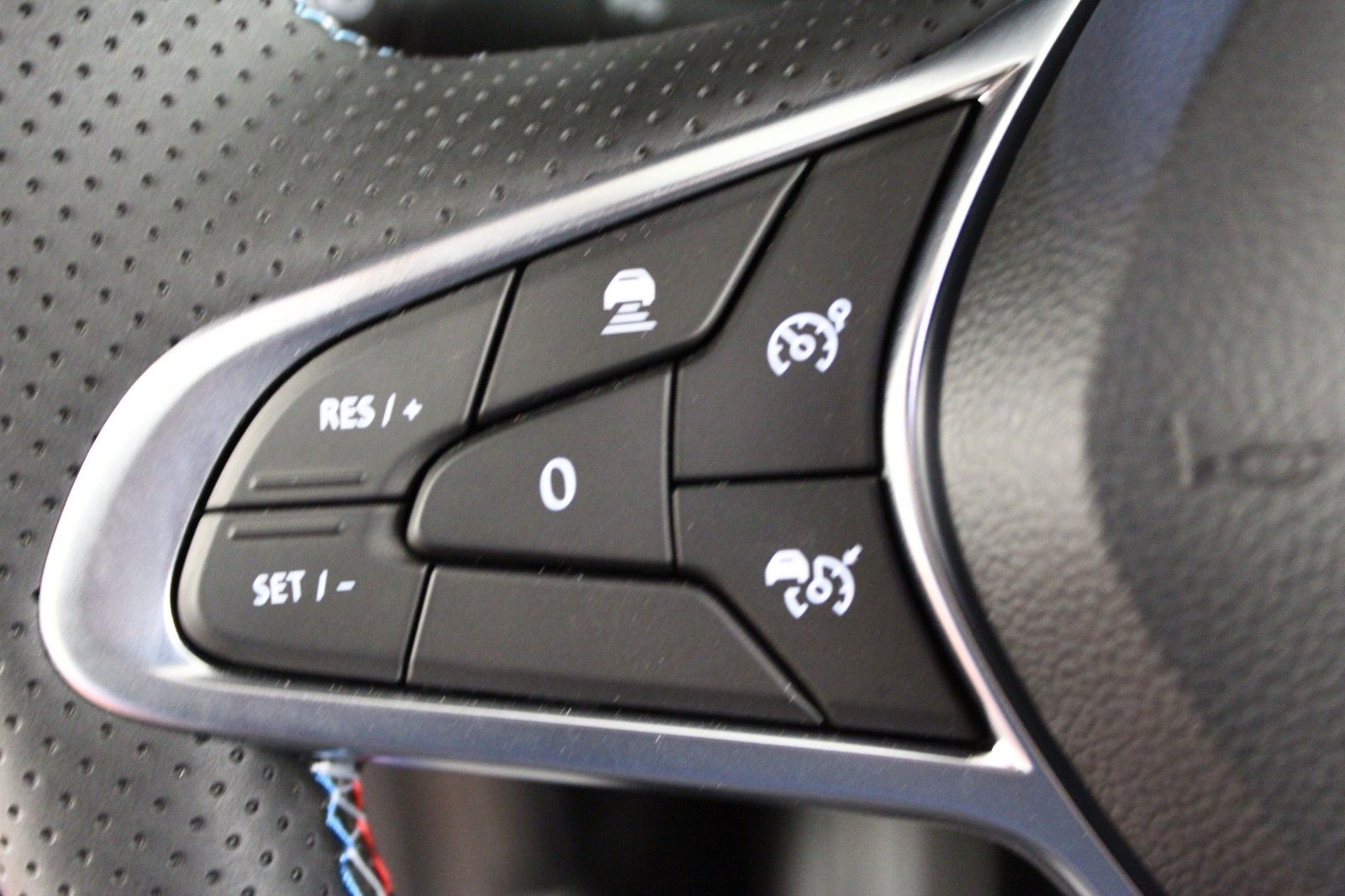 Fahrzeugabbildung Renault Clio TCe 90 Esprit Alpine *Winter-Paket*Bose*