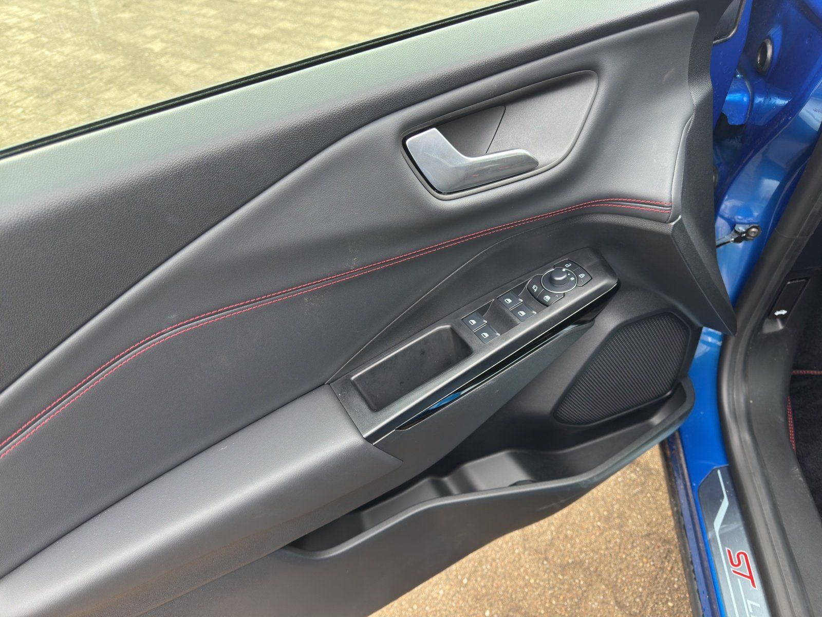 Fahrzeugabbildung Ford Puma ST Line Winter Pekt Dach Schwarz Kamera PDC
